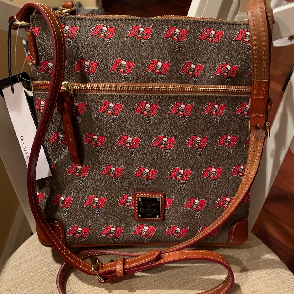 Dooney & Bourke TAMPA BAY BUCS Crossbody